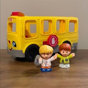 Fisher-Price Smiling Yellow Bus with Play Figures